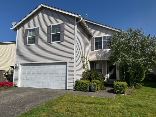 Primary Photo - Beautiful 3 beds, 2.5 baths 6 minutes to V...