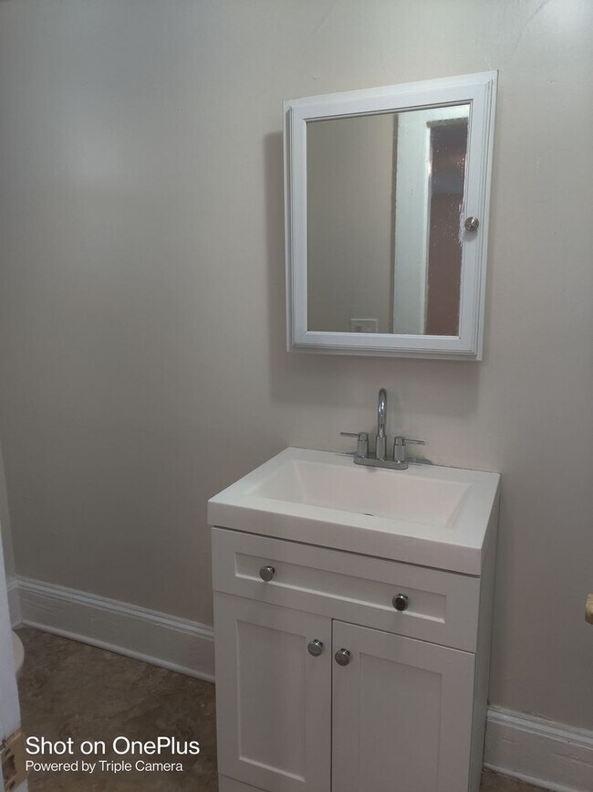 Building Photo - Gilbert Ave