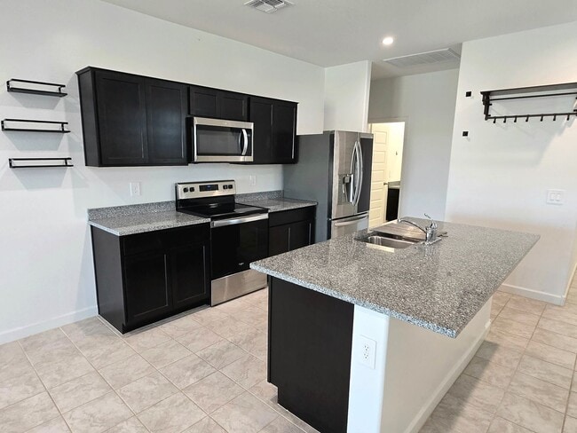 Building Photo - 3-bedroom home In Superstition Vistas, just 2 years new