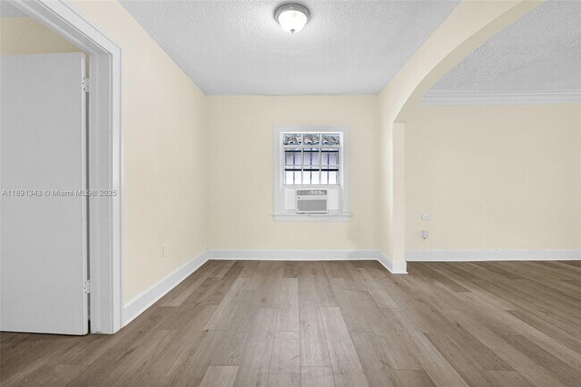 Building Photo - 511 NW 44th St
