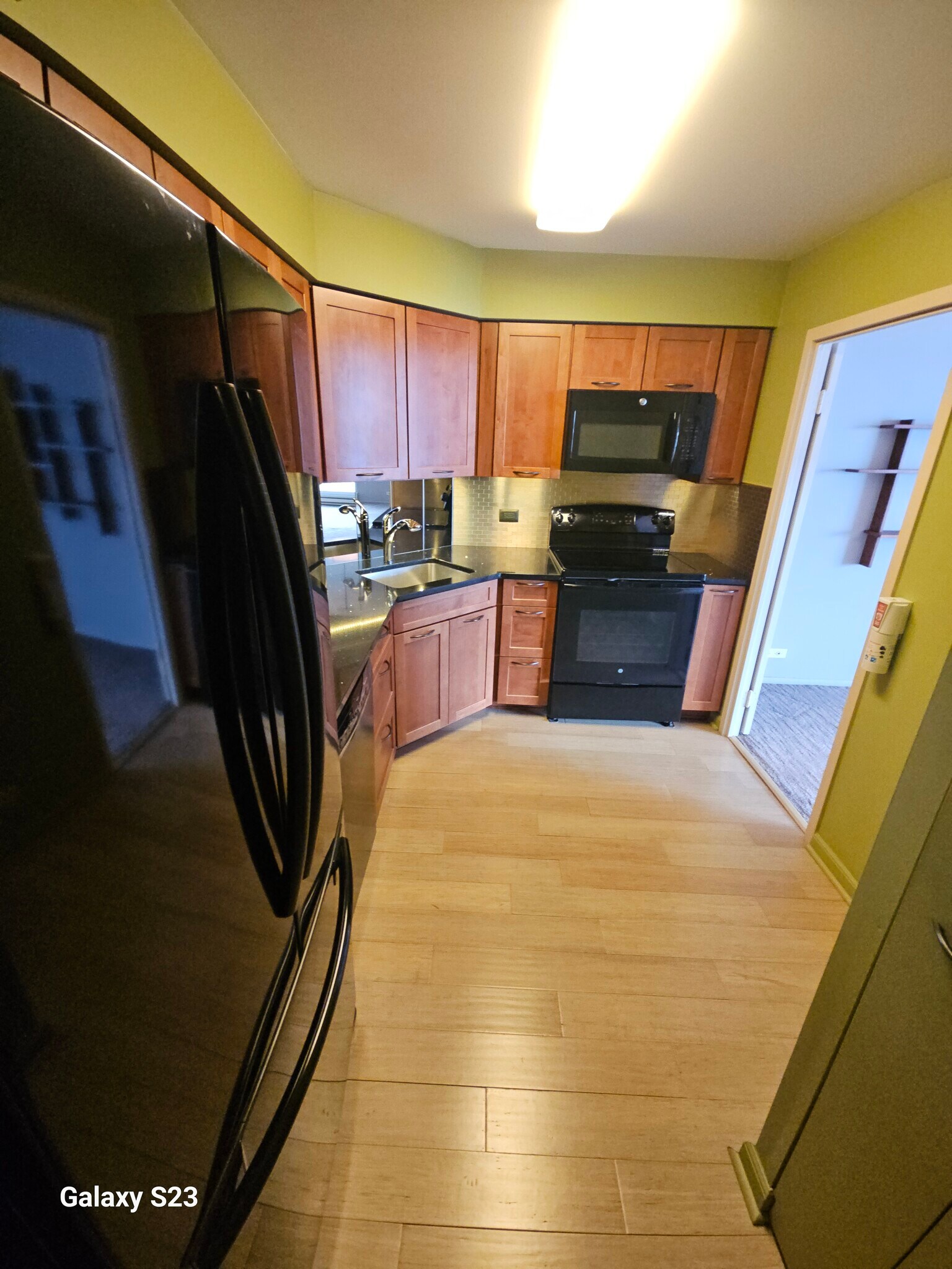 Building Photo - 6033 N Sheridan Rd