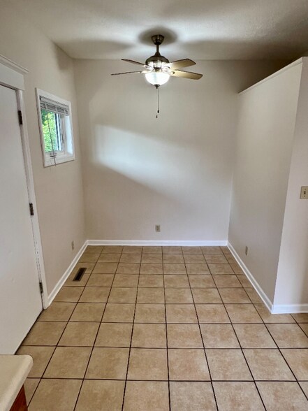 Building Photo - 1823 Hutchins Ave