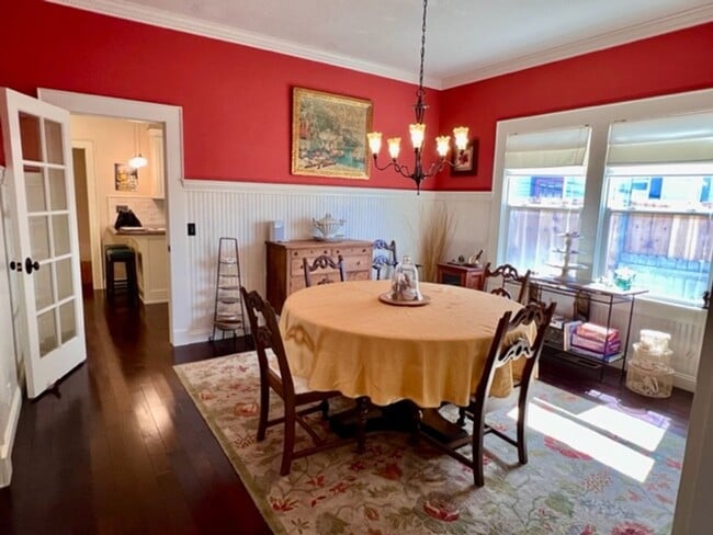 Building Photo - Historic Charm, Modern Comfort | 4BR + Den...