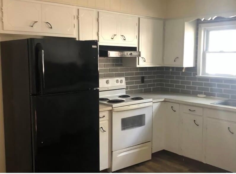 Building Photo - 64 Ontario St