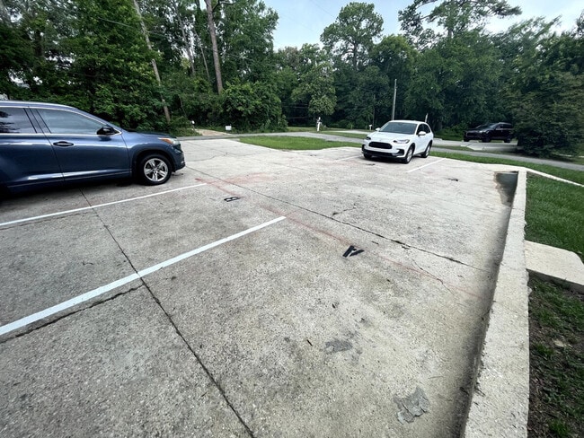 Building Photo - 905 Buena Vista Dr