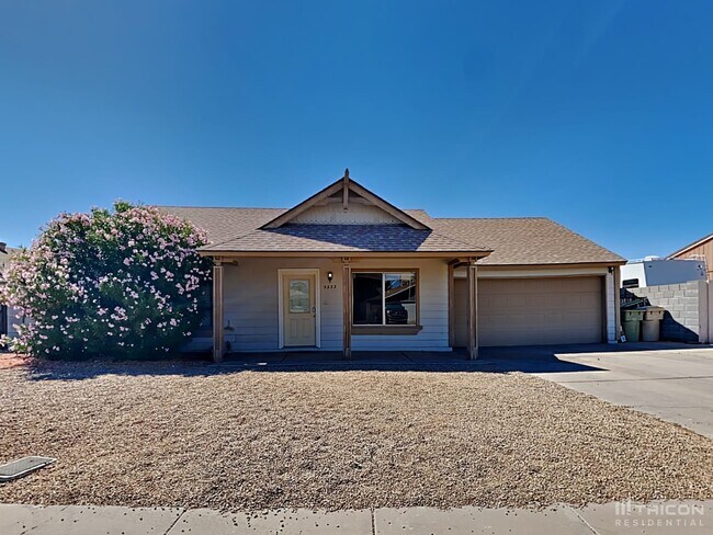 Primary Photo - 5223 W Aster Dr