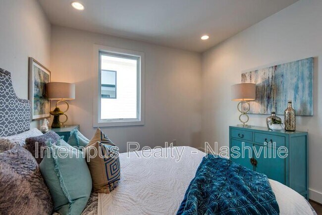 Building Photo - 958 9th Ave S