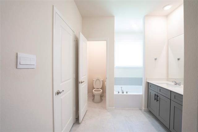 Building Photo - 1800 Bleriot Ct