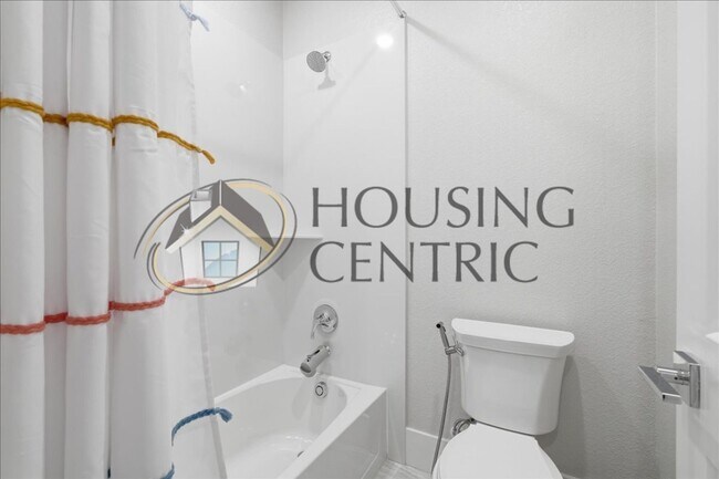 Building Photo - Unparalleled Executive Luxury Rental Home in Gated Community