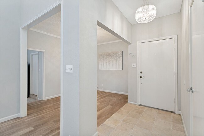 Building Photo - RENOVATED 3-BEDROOM HOME IN BRAUN STATION