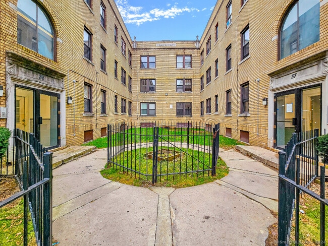 Building Photo - 35-39 Sumner St