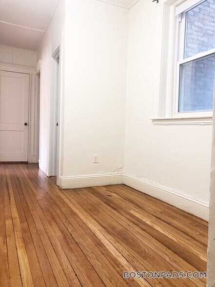 Building Photo - 1175 Boylston St