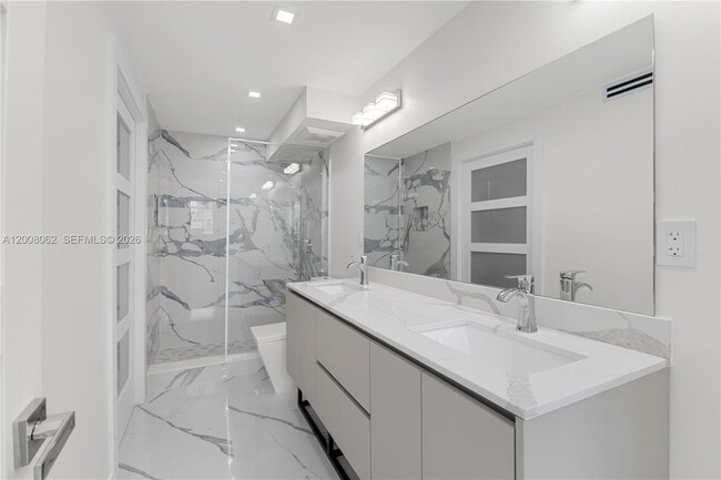 Building Photo - 345 Ocean Dr