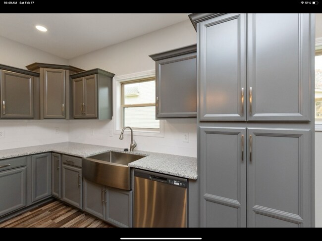 Kitchen - 1086 Spicer Dr