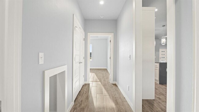 Building Photo - 214 Olde Ml Ct