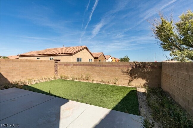 Building Photo - 9208 Red Knoll St