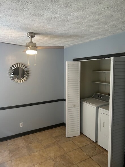 Building Photo - 3860 Pontevedra Pl