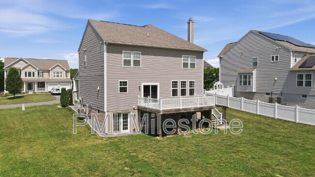Building Photo - 371 Lookout Mountain Ct