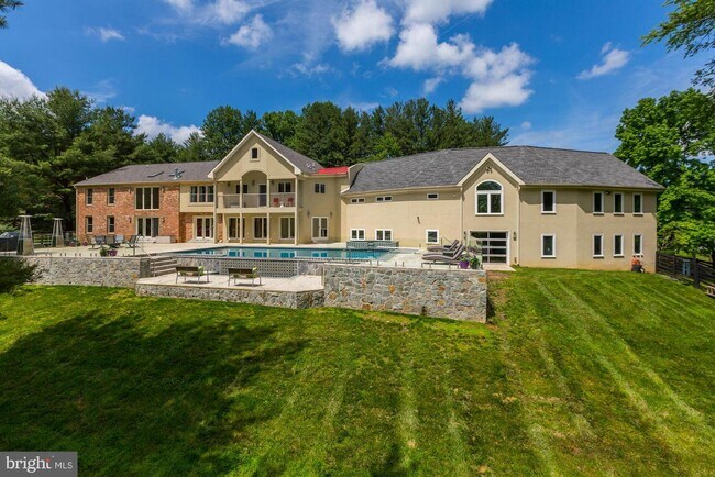 Building Photo - 16221 Whitehaven Rd
