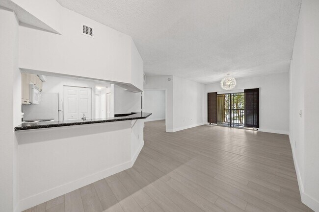 Building Photo - 3020 Alcazar Pl