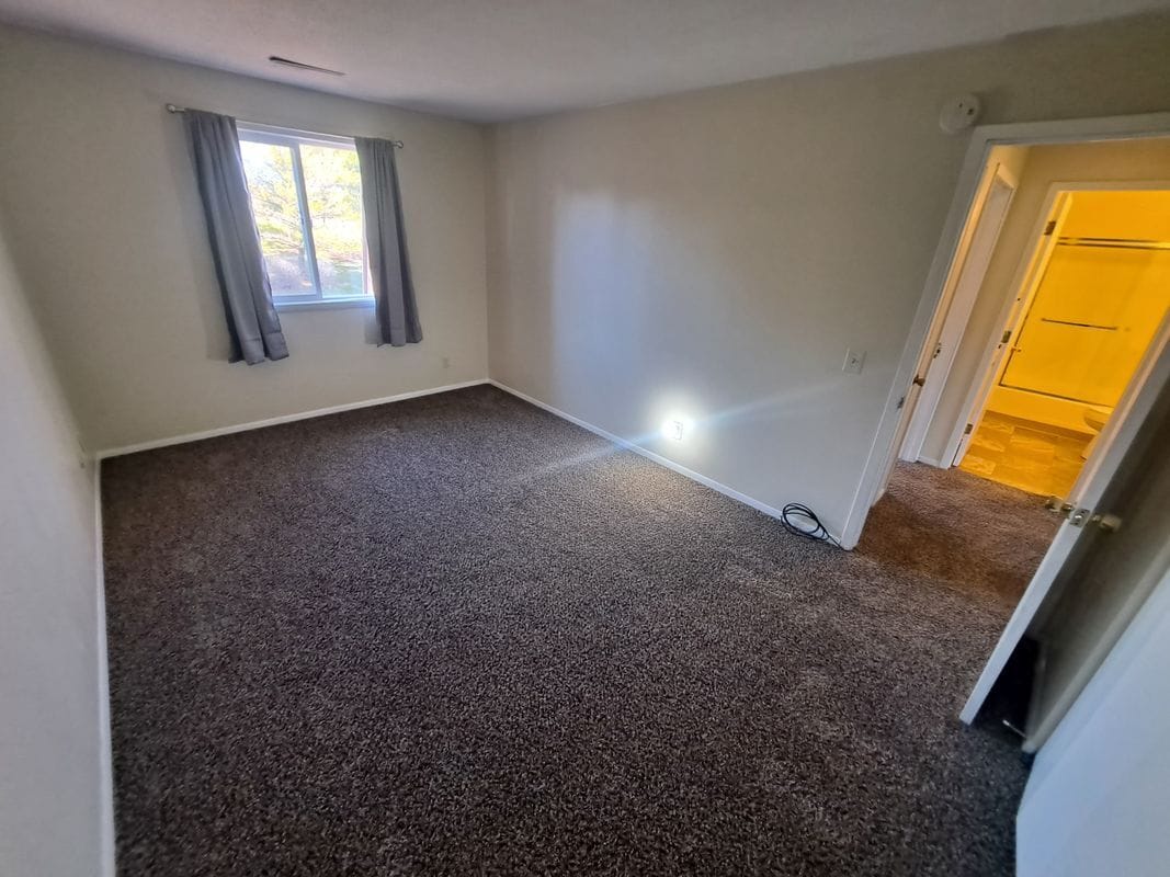 Building Photo - 2796 Willow Dr