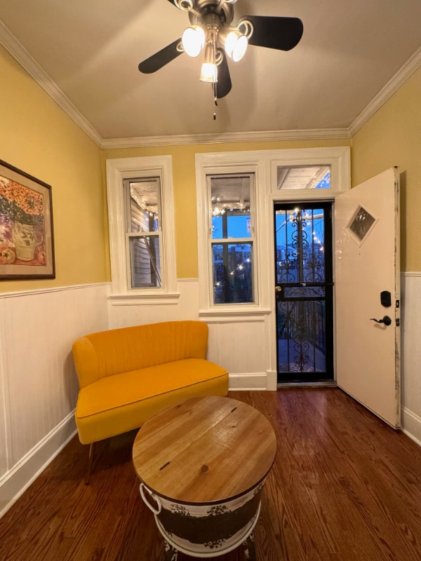 Building Photo - 527 Shepherd St NW