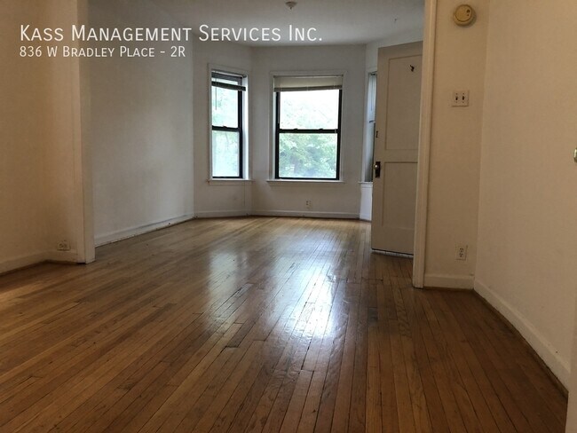 Building Photo - 836 W Bradley Pl