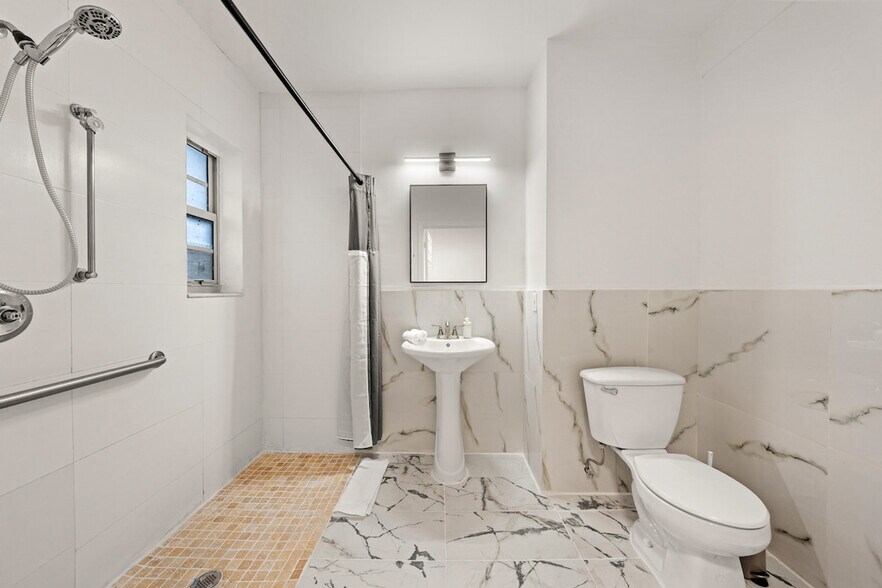 Building Photo - 937 Lenox Ave.