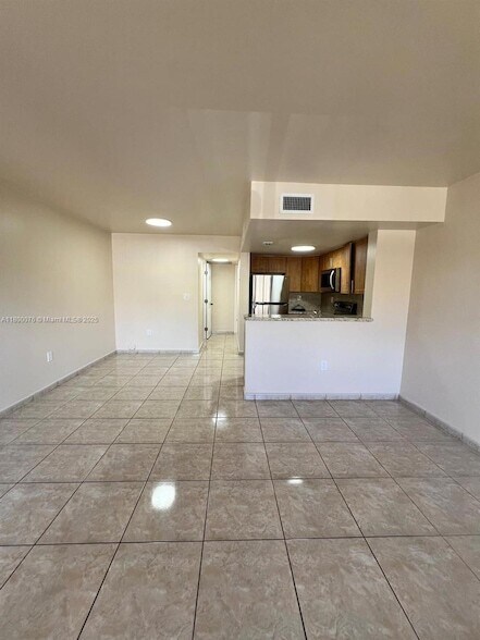 Building Photo - 675 NW 85th Ct