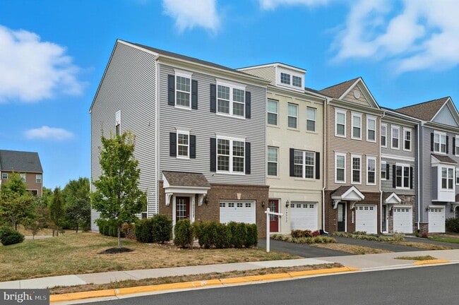 Building Photo - 10523 Hinton Wy