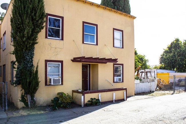 Primary Photo - Isleton, CA  95641