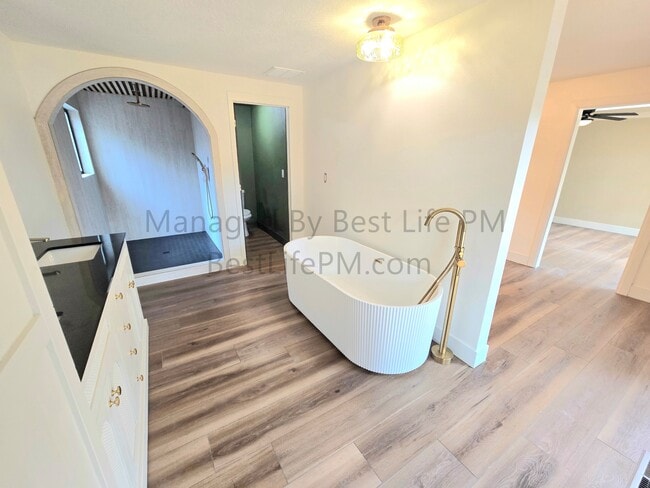 Building Photo - 150 Narain Ct