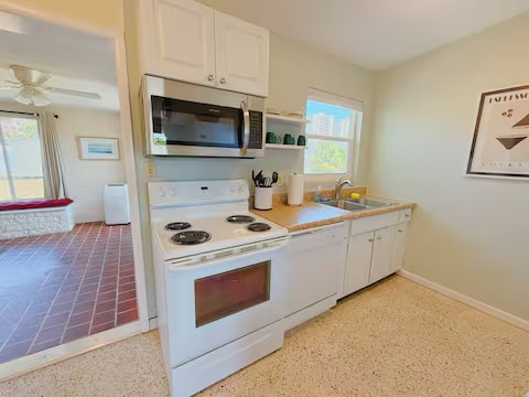 Building Photo - 3255 La Paloma Ave