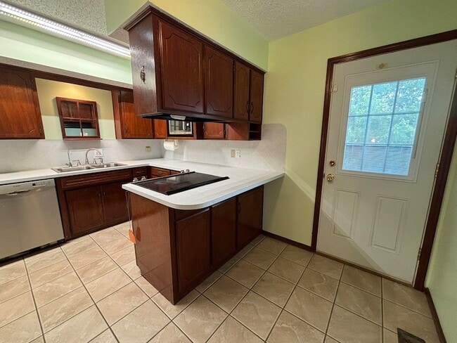 Building Photo - 1417 Matthew Dr