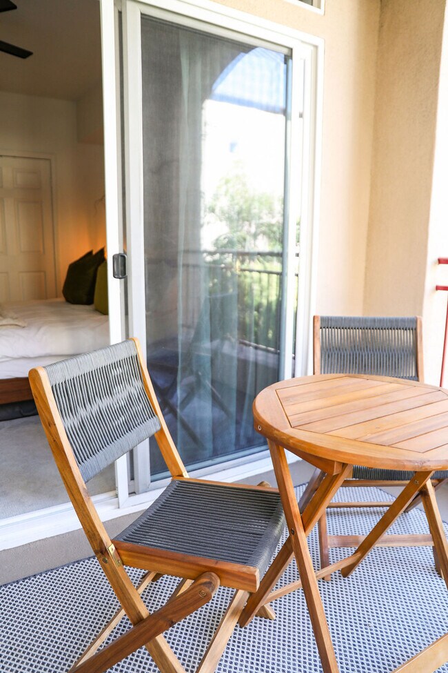 Building Photo - 2419 Fifth Ave