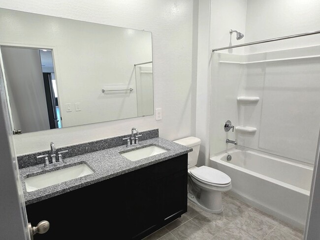 Building Photo - 3-bedroom home In Superstition Vistas, just 2 years new