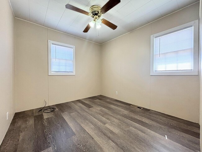 Building Photo - 514 Eshelman St