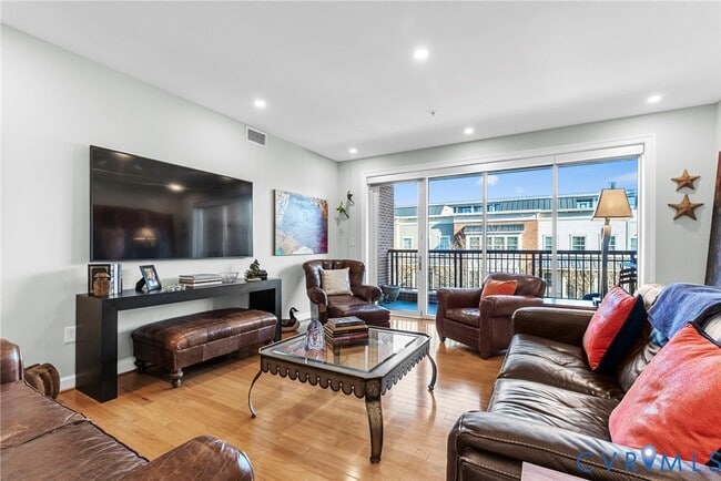 Building Photo - 4940 Old Main St