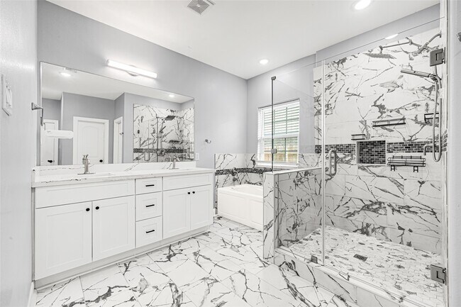 Building Photo - 15914 Tug Ct