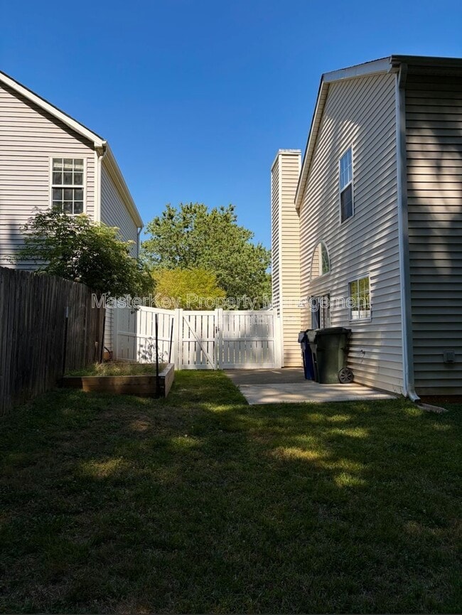 Building Photo - 9012 Shallcross Way