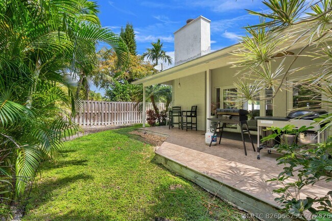 Building Photo - 2956 Florida Blvd
