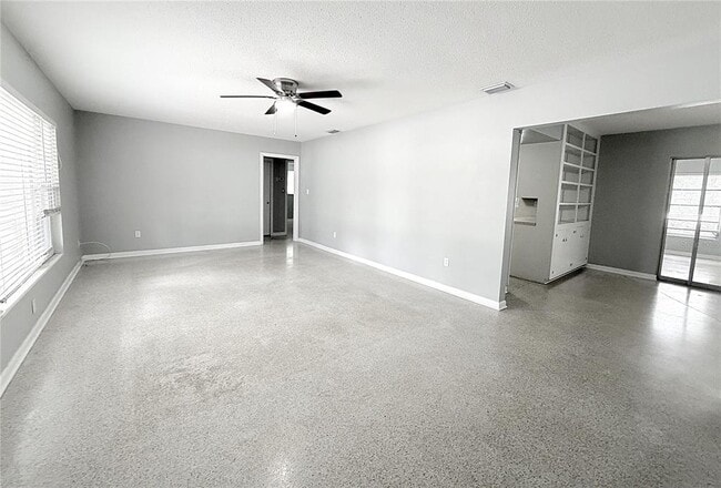 Building Photo - 1001 Brookside Dr
