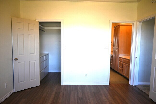 Building Photo - 2460 Wranglers Retreat