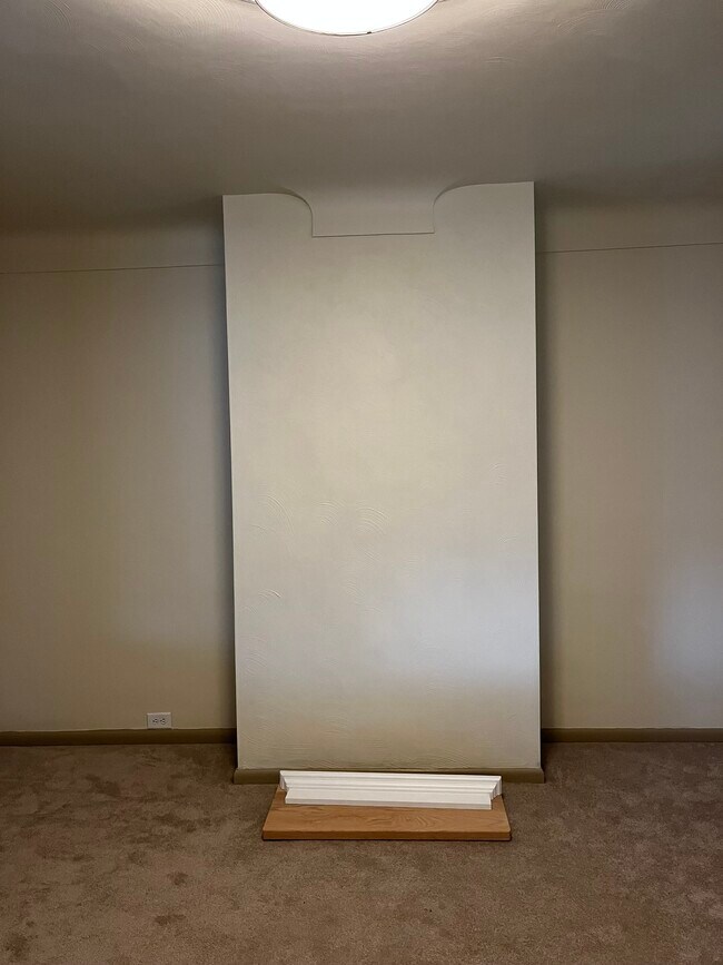 Building Photo - 201 Oak St