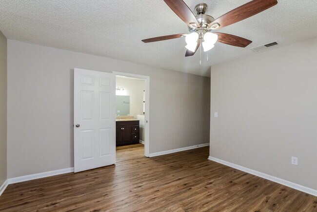 Building Photo - 936 Dora Ave