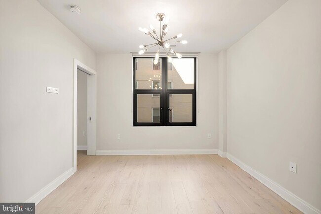 Building Photo - 1427 Rhode Island Ave NW