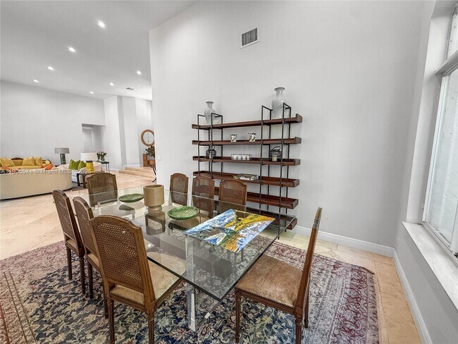 Building Photo - 2514 Poinciana Dr