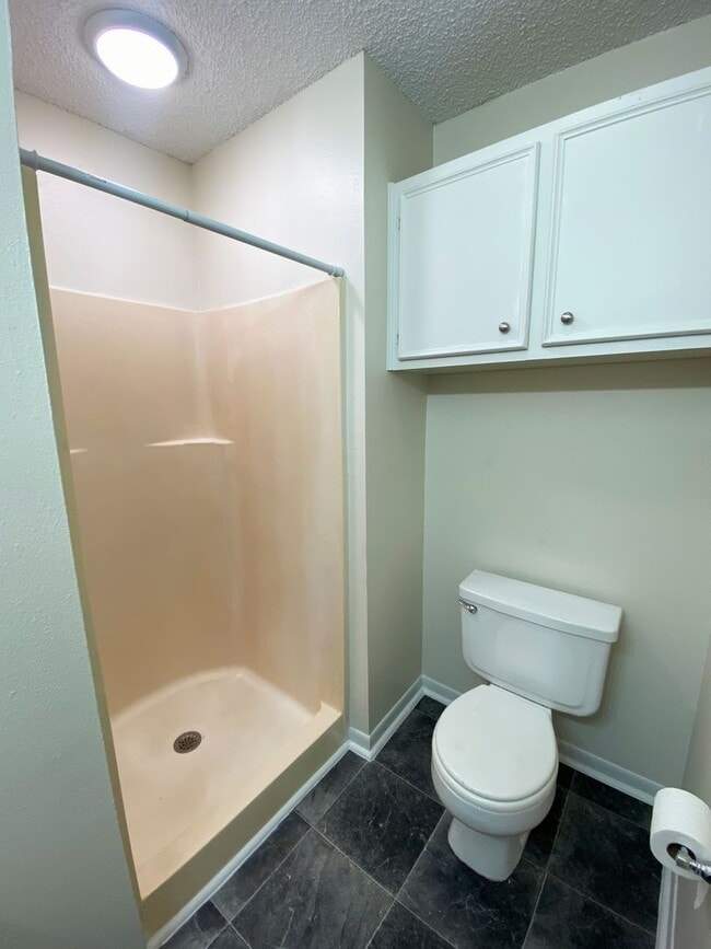 Building Photo - 128 Hayter St