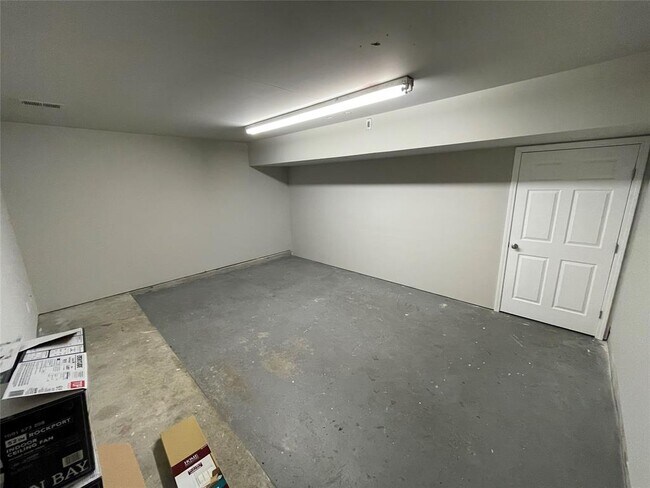 Building Photo - 10218 Cades Creek Ct