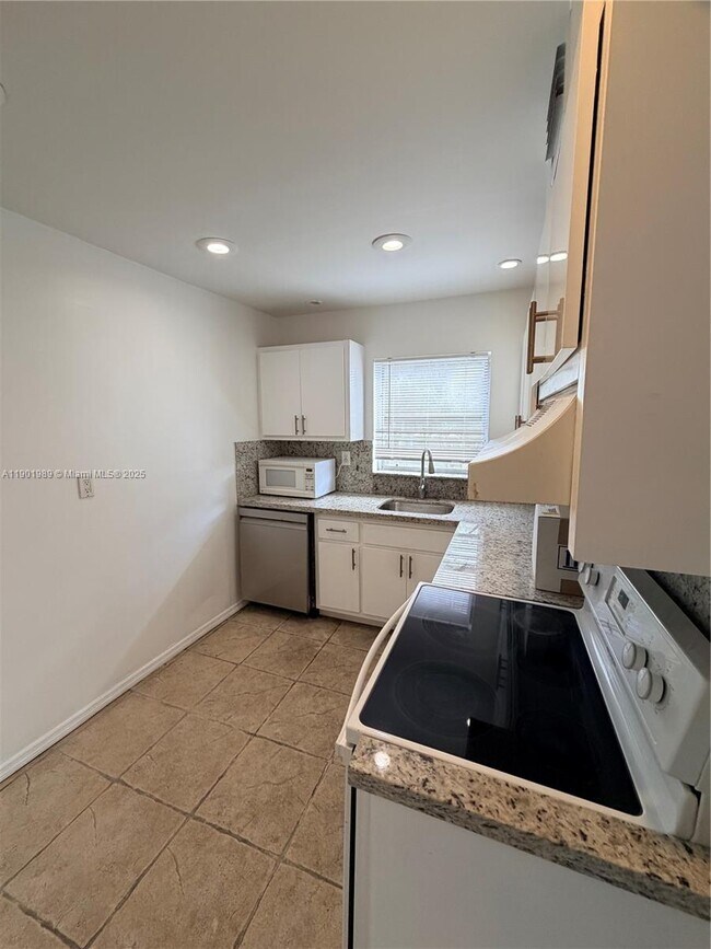 Building Photo - 7715 SW 86th St